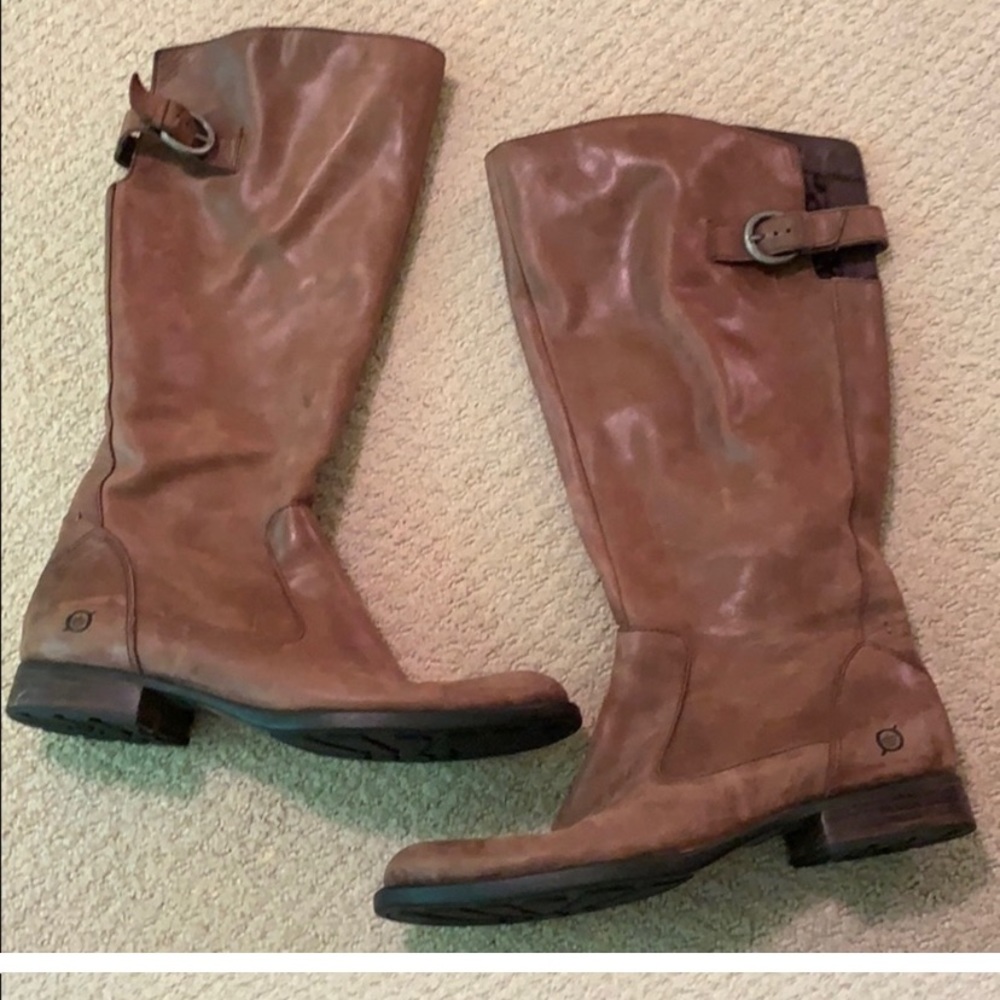 ISO These Brown Born leather boots in size 9, 9.5 or 10